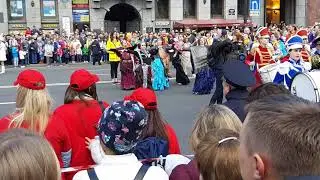 Парад на Невском проспекте в Санкт-Петербурге