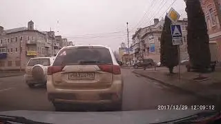 Как в Ельце объезжают пробки