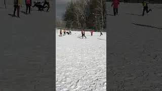 Два момента у ворот Товарища