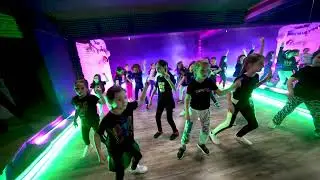 Teach Me How To Dougie | Kids Beginners