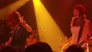 Die Spitz perform 