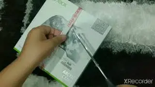 Unboxing the Arctic Camo Xbox One Controller.