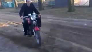 Чувак отжог на Яве  Прикол