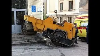 Безумный каток ездит по городу