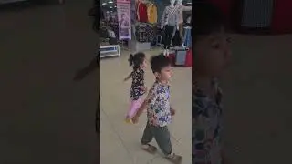 Nadin berburu Diskon