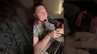 надо же теперь убаюкать соседней …😅А от песни такие мурашки ………. Александр Бардин