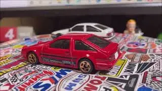 AE86 トレノ2台　価格の割りには大変良くできてます。
