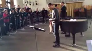 Azi Schwartz @ rehearsal with RIAS Kammerchor in Berlin