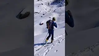 Horquette de Larry con esquís