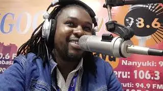 one of the best performances of Sir Elvis in Kigooco fm hosted by Dj Dimples dimpole