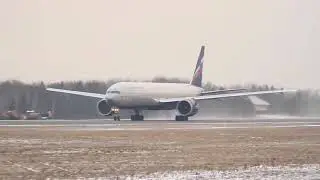 Взлёт Boeing 777 -300