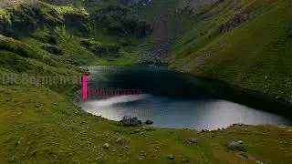 Дикое озеро среди гор. Озеро Мзы.