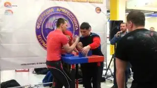 Чемпионат Мурманска по армрестлингу в.к. до 75 кг