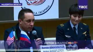 Талисманом экипажа новой экспедиции на МКС стал снеговик из мультфильма 