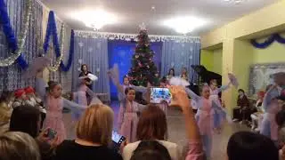 Китайский танец с веерами в детском саду Ляйсан. г.Дюртюли