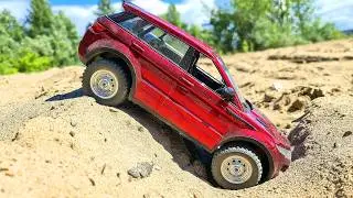 Range Rover Evoque RC: LUXURY OFF-ROAD BEAST! 💦 (Sand & Water Action!)