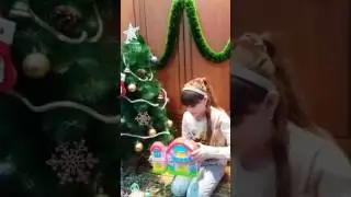 открываем коробочки с филли пони и играем в домик