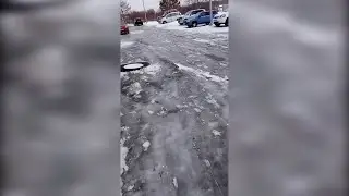 10.02.2022 — Житель Шахтёрска показал двор, где «гололёд полный!»