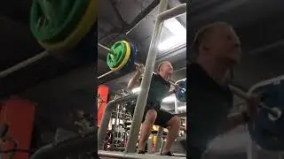 Приседание со штангой 130 кг