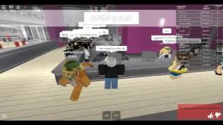 Trolling at boho cafe