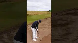 PUTTER out of a BUNKER?! 🤔