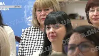 Нагороди та квіти - незламним працівникам соціальної сфери Покровської громади
