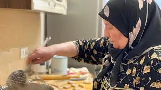 Moments from the life of a mountain woman/ Cooking khinkal with second-grade flour/ My cousin arr...