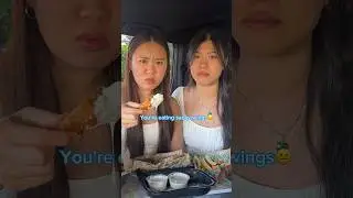 My GF eats chicken wings wrong😭 