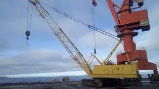 Кран ДЭК-801 – погрузочные работы в самом северном порту РФ АО Морской порт «Певек» 2019 г