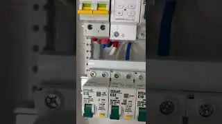 Новый электрощит вместо ужаса от застройщика.