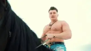 "Самый красивый депутат" Павел Валенчук поздравил женщин с 8 Марта