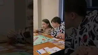 Дети играют и весело проводят время в отеле Свежий Ветер