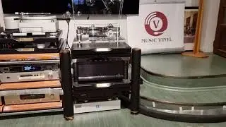 Oracle Delphi Turntable - Pure High-End