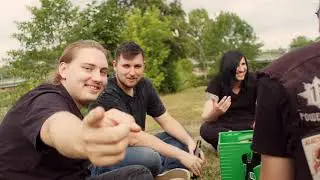 Devils Under Church - Bunt