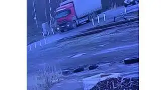 Женщина погибла ,попав в в слепую зону водителя грузовика. Подольск