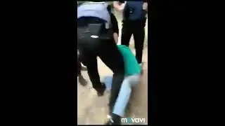 Беспредел полиции Украины!!!Такого не было до Майдана!!!А говорят в России диктатура!Слава Украине))
