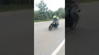 || pulsar ns200 vs Yamaha rx135 || drag race