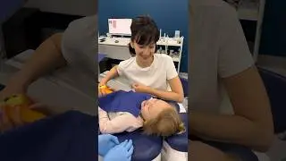 Малышка у стоматолога . Лечим кариес