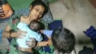 Breastfeeding two babies at a time | दो बच्चों को दूध पिला रही हूं