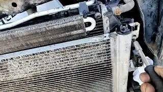 как закручивать саморезы в пластик