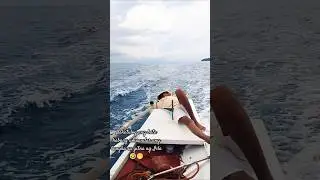 NAKATULOG ANG BATA HABANG UMAANDAR ANG BANGKA SA GITNA NG ISLA WOW NAMAN #trendingshorts #island