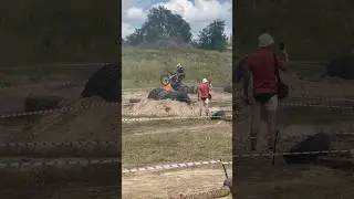Иду уверенно по стадиону гонки «Тропа партизана» #enduro #гонка #bike #zuumav #всевэндуро #shorts