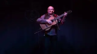 А.  Петров -  Мохнатый шмель -  Евгений Лихачев