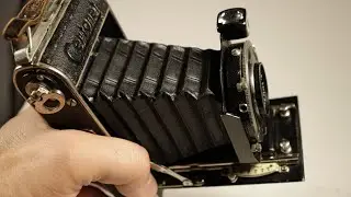Old Folding Film Camera 4K (F. Deckel Munchen Compur)