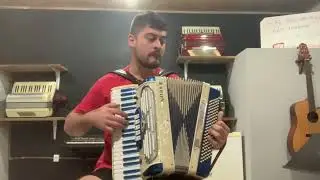 Tocando umas músicas do trio parada dura na sanfona. - sanfona a venda Noble 120 baixos 47988254775