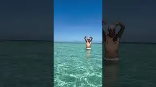 Mantique Island: Mo underwater swimming