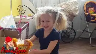 Анекдот Девочка в песочнице