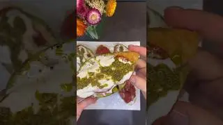 БРУСКЕТТА С КАБАЧКОМ И СТРАЧАТЕЛЛОЙ🔥подробный рецепт в комментариях #рецепты #закуска #еда #food