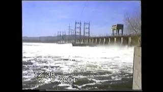 Волжская ГЭС сбрасывает воду