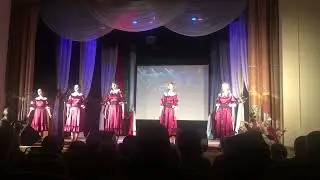 Дарина. поет с хором